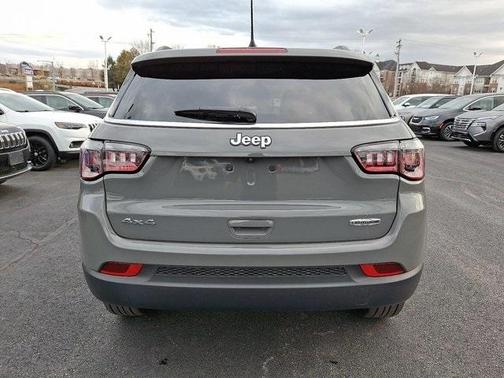 2023 Jeep Compass Latitude Lux