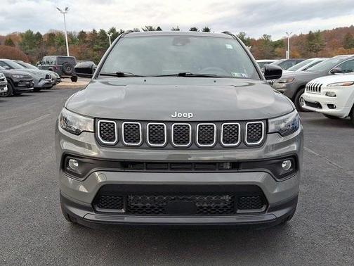 2023 Jeep Compass Latitude Lux
