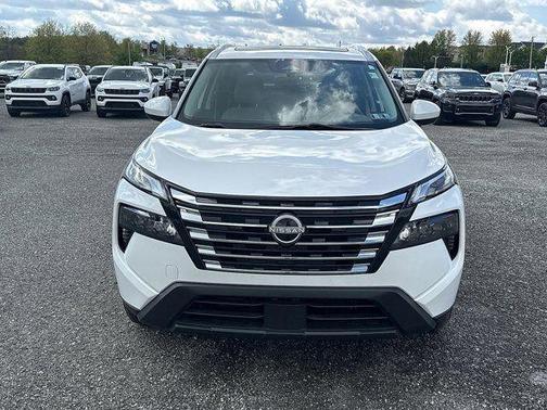 Everest White P 2024 Nissan Rogue SV