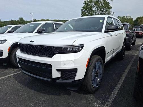 2025 Jeep Grand Cherokee L Laredo