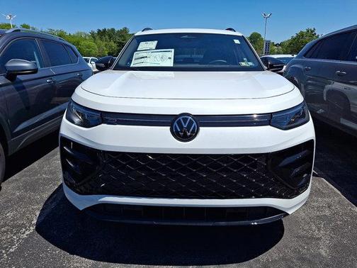Opal White Pearl 2026 Volkswagen Tiguan 2.0T SE R-Line Black