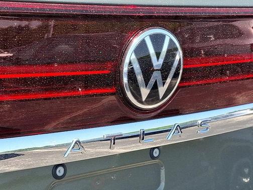 2025 Volkswagen Atlas 2.0T SE