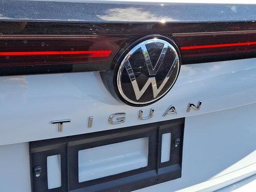 2025 Volkswagen Tiguan 2.0T SE