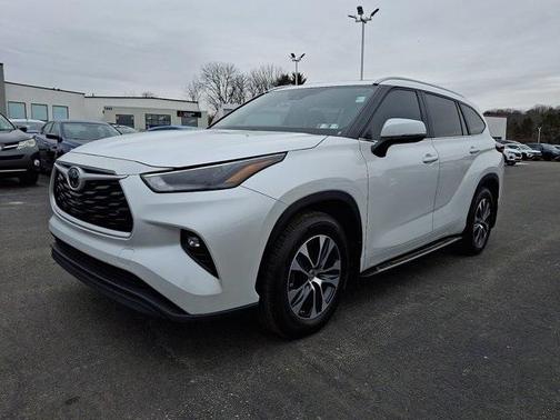 2024 Toyota Highlander XLE