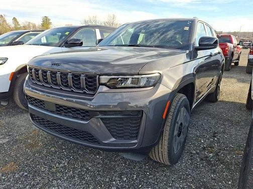 2026 Jeep Grand Cherokee Laredo