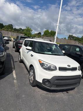 Clear White 2017 Kia Soul Base