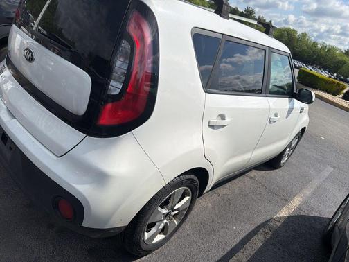 Clear White 2017 Kia Soul Base