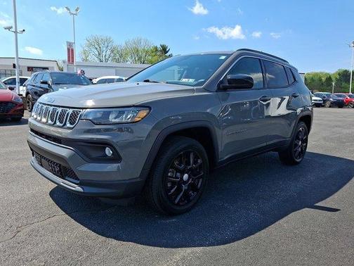 Sting Gray Clearcoat 2023 Jeep Compass Latitude Lux