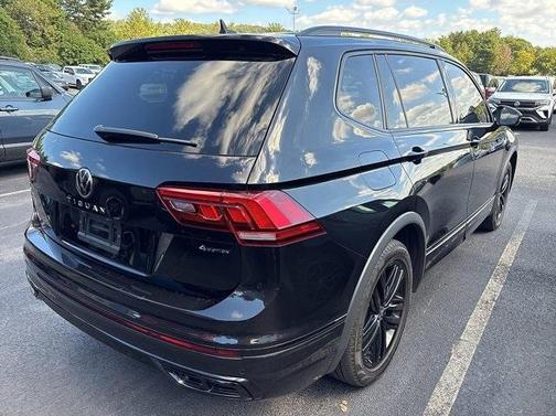 2022 Volkswagen Tiguan 2.0T SE R-Line Black