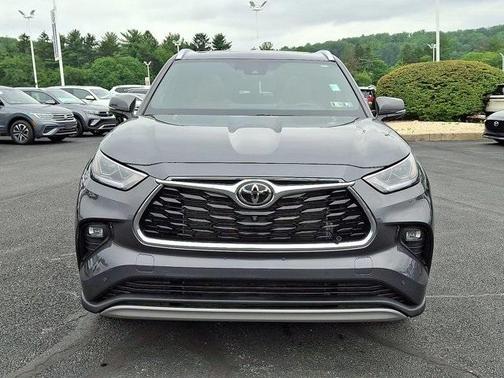 2023 Toyota Highlander Platinum