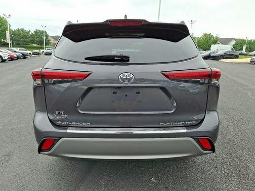 2023 Toyota Highlander Platinum