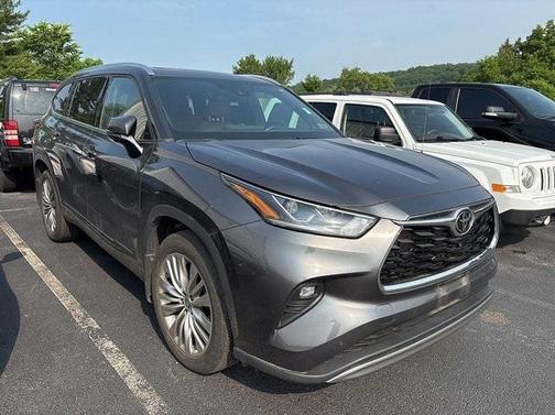 2023 Toyota Highlander Platinum