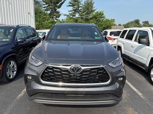 2023 Toyota Highlander Platinum