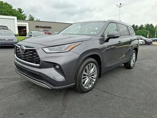 2023 Toyota Highlander Platinum