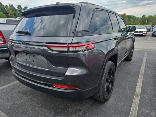 Metallic 2025 Jeep Grand Cherokee Laredo