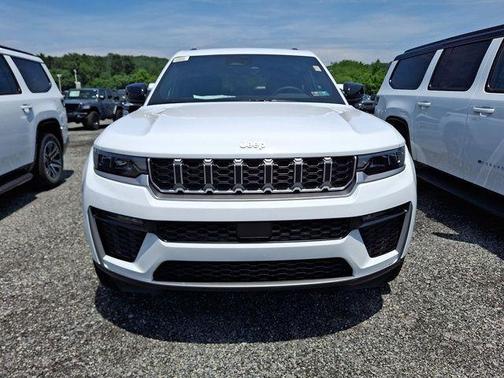Bright White Clearcoat 2026 Jeep Grand Cherokee Limited