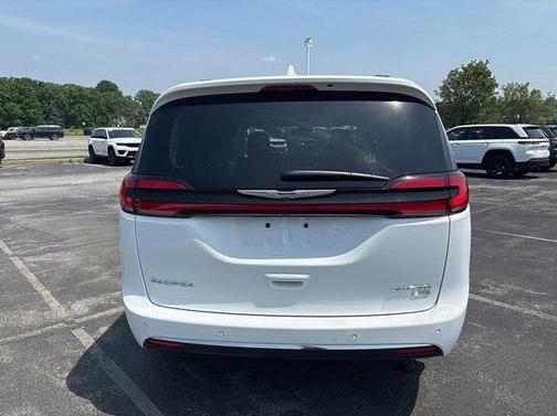2022 Chrysler Pacifica Limited