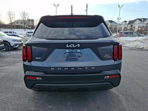 2022 Kia Sorento LX