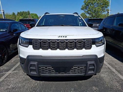 Bright White Clearcoat 2026 Jeep Cherokee LAREDO/LIMITED