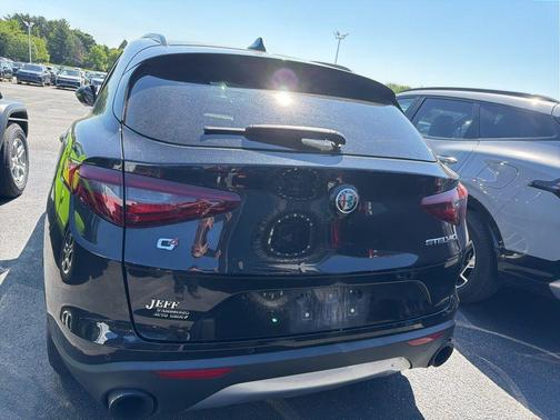 Vulcano Black Metallic 2018 Alfa Romeo Stelvio Ti