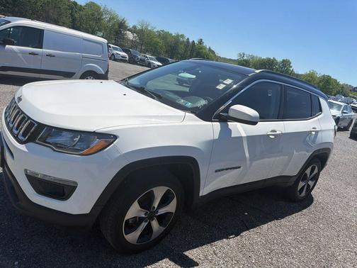 White Clearcoat 2018 Jeep Compass Latitude