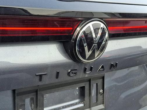 Platinum Gray Metallic 2026 Volkswagen Tiguan 2.0T SE R-Line Black