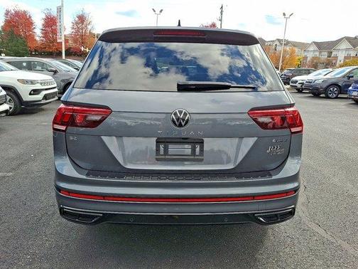 2024 Volkswagen Tiguan 2.0T SE R-Line Black