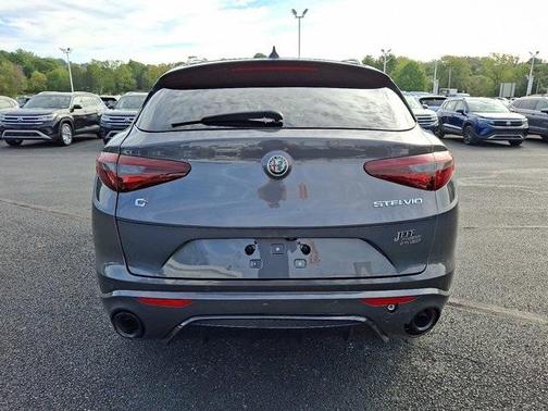 2022 Alfa Romeo Stelvio Veloce