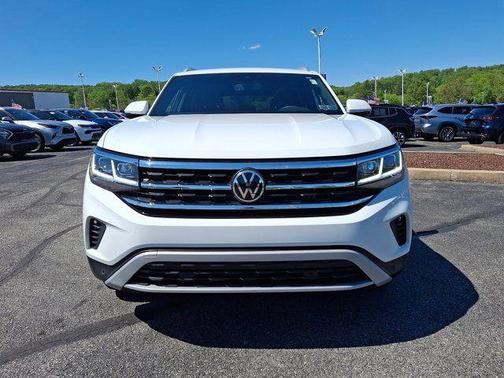 Pure White 2022 Volkswagen Atlas Cross Sport 2.0T SEL