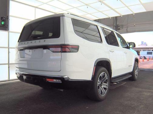 Bright White Clearcoat 2024 Jeep Wagoneer Base