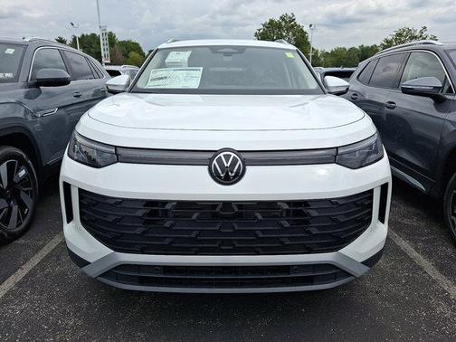 2025 Volkswagen Tiguan 2.0T SE