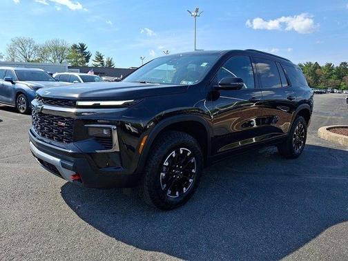 Black Metallic 2024 Chevrolet Traverse Z71