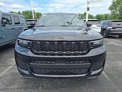 2025 Jeep Grand Cherokee L Laredo