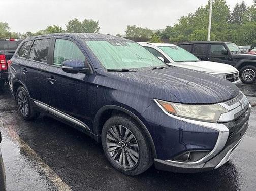 2020 Mitsubishi Outlander SE