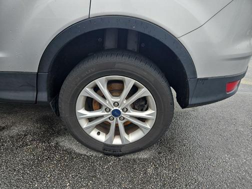 Ingot Silver 2019 Ford Escape SE