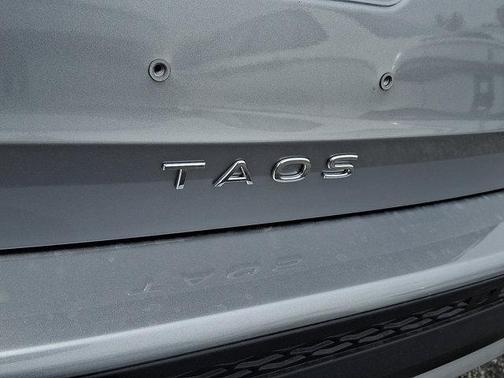 Pyrite 2026 Volkswagen Taos 1.5T SE