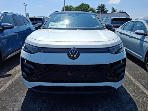 2025 Volkswagen Tiguan 2.0T SE R-Line Black