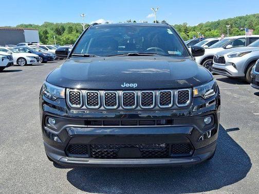 Diamond Black 2023 Jeep Compass Latitude