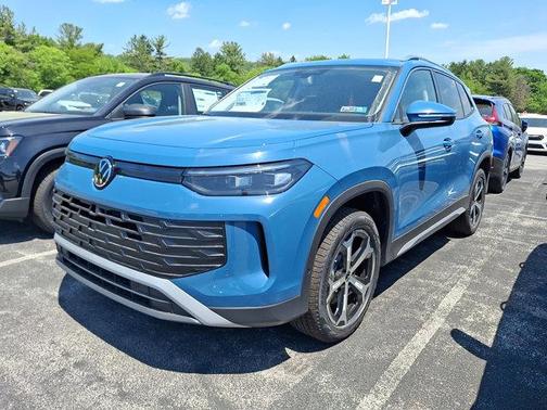 Monterey Blue Pearl 2026 Volkswagen Tiguan 2.0T SE