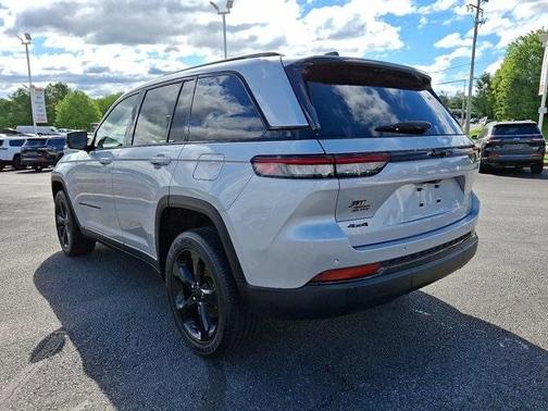 2023 Jeep Grand Cherokee Altitude