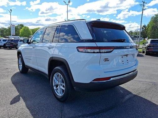 2024 Jeep Grand Cherokee Laredo