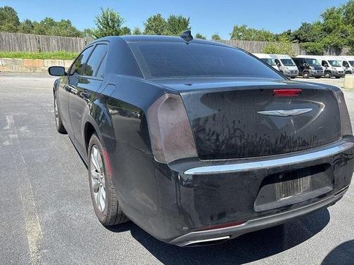 2016 Chrysler 300 Limited