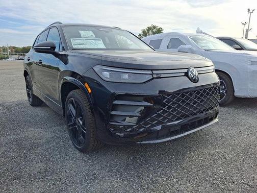 2025 Volkswagen Tiguan 2.0T SE R-Line Black