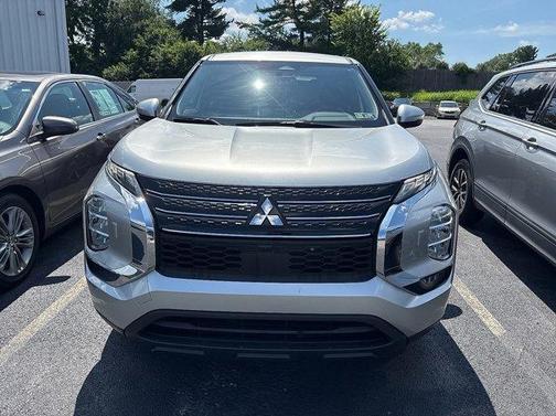 2022 Mitsubishi Outlander ES