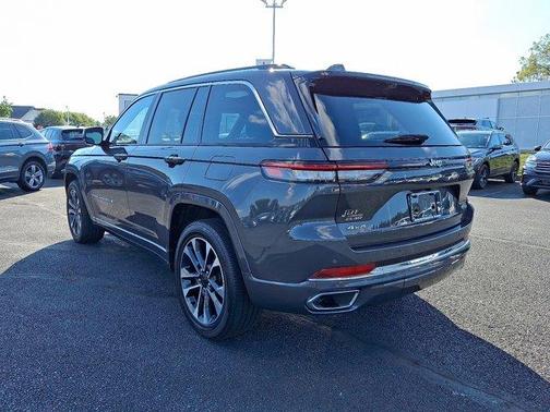 2022 Jeep Grand Cherokee Overland