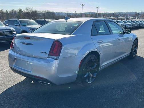 2021 Chrysler 300 S