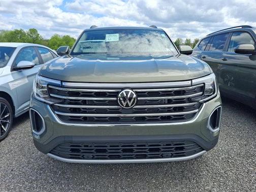 Avocado Green Pearl 2026 Volkswagen Atlas 2.0T SE W/TECHNOLOGY
