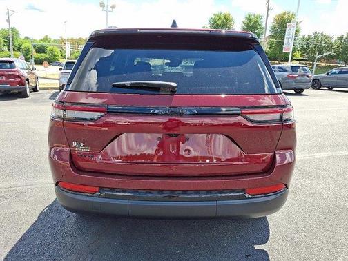 2022 Jeep Grand Cherokee Altitude