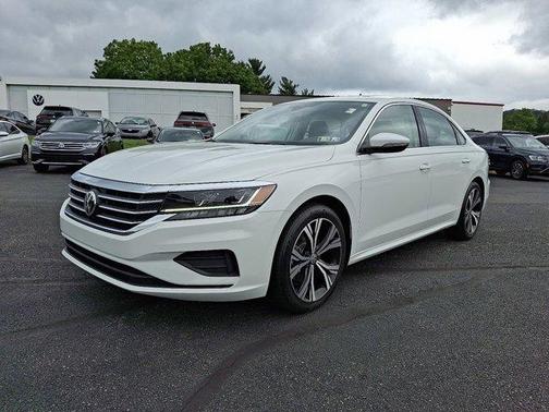 2022 Volkswagen Passat 2.0T SE