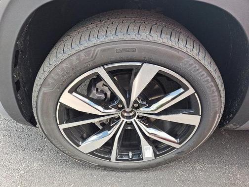 2025 Volkswagen Atlas Cross Sport 2.0T SEL Premium R-Line